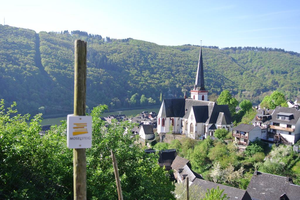 Weinhotel Hubertus Garni คล็อตเทน ภายนอก รูปภาพ